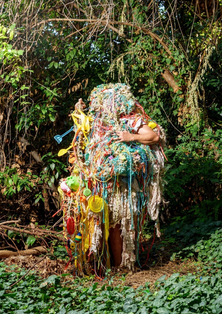 Ο Δημήτρης Αμελαδιώτης θα είναι το... ζωντανό γλυπτό στην έκθεση «Waltzing Matilda» της Αλίκης Παλάσκα