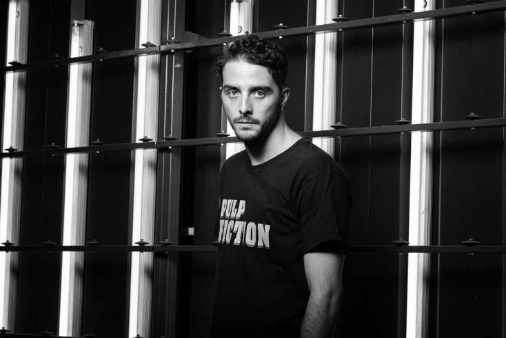 Ο Νίκος Μήλας στον ρόλο του Τζιμ στον Γυάλινο Κόσμο στο Θέατρο Τέχνης