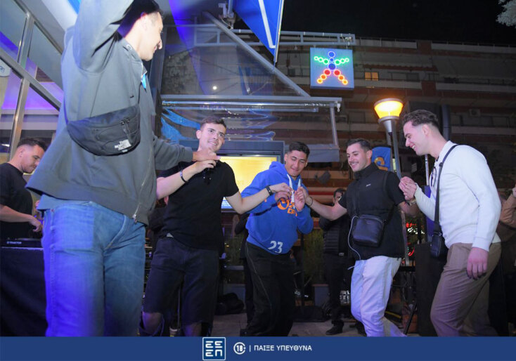 Οι κάτοικοι της Πτολεμαΐδας γιόρτασαν τον μεγάλο νικητή του ΤΖΟΚΕΡ υπό τους ήχους των Χάλκινων της Γουμένισσας