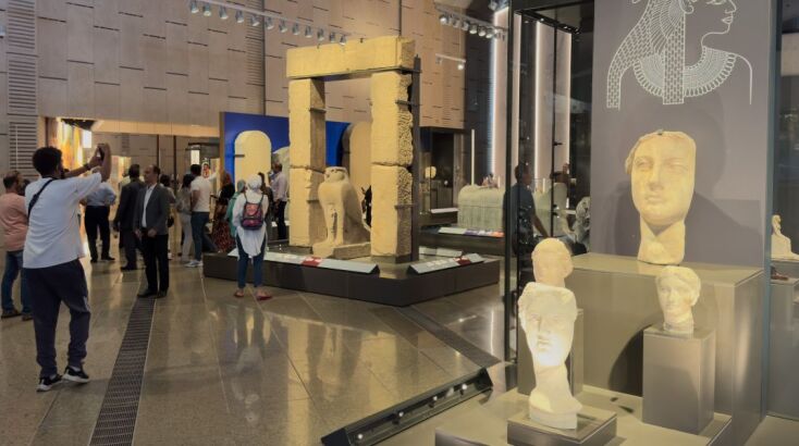 Μια ματιά μέσα στο νέο «φαραωνικό» αρχαιολογικό μουσείο της Αιγύπτου