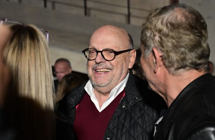 Σόου Κασσελάκη στα εγκαίνια των γραφείων με καπνογόνα και...Αντώναρο, Τζάκρη, Αποστολάκη