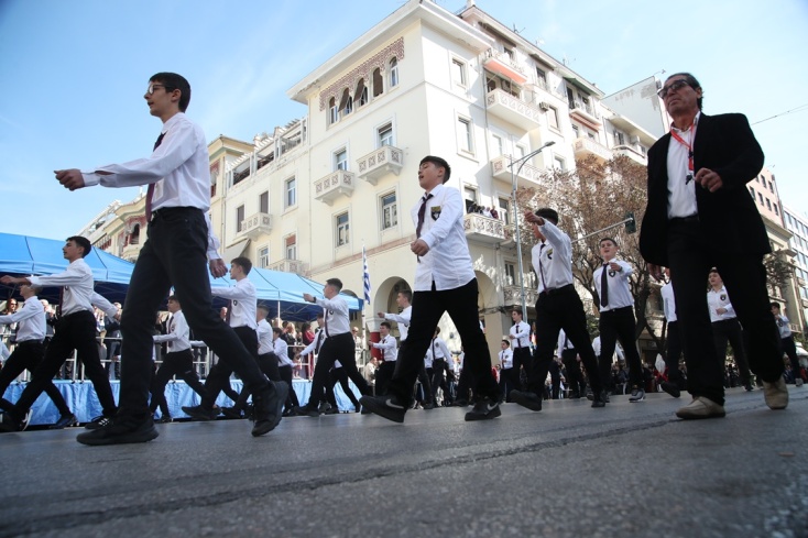 Η μαθητική παρέλαση για την 28η Οκτωβρίου στη Θεσσαλονίκη μέσα από εικόνες