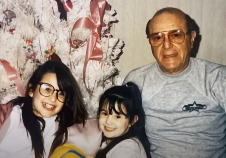 Η μικρή Αϊλίν Σάιντεν με την μεγάλη της αδερφής και τον μπαμπά της