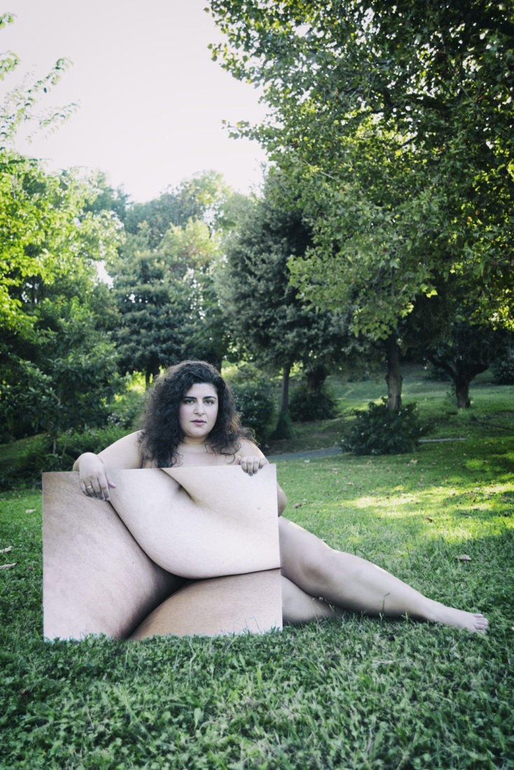 «Στο σώμα της» σε σκηνοθεσία Ελένης Ευθυμίου στο Εθνικό Θέατρο