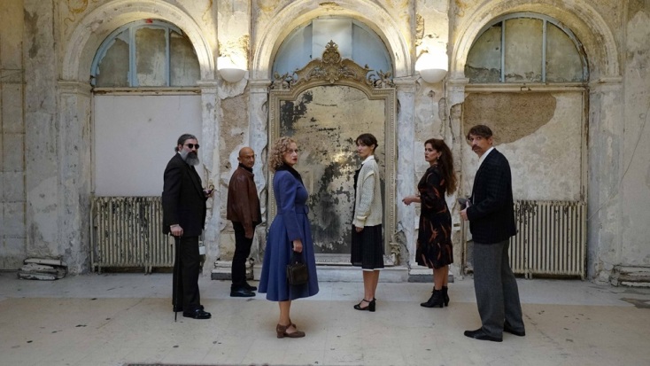 Η Μαρία Παπαφωτίου πρωταγωνιστει στην παράσταση «Διάφανος Ύπνος» στο Olvio