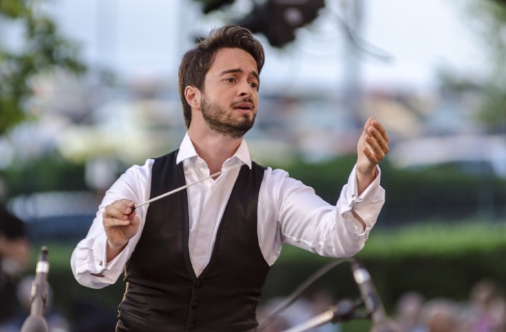 Ο Στάθης Σούλης διευθύνει την Κρατική Ορχήστρα Αθηνών στο Μέγαρο Μουσικής