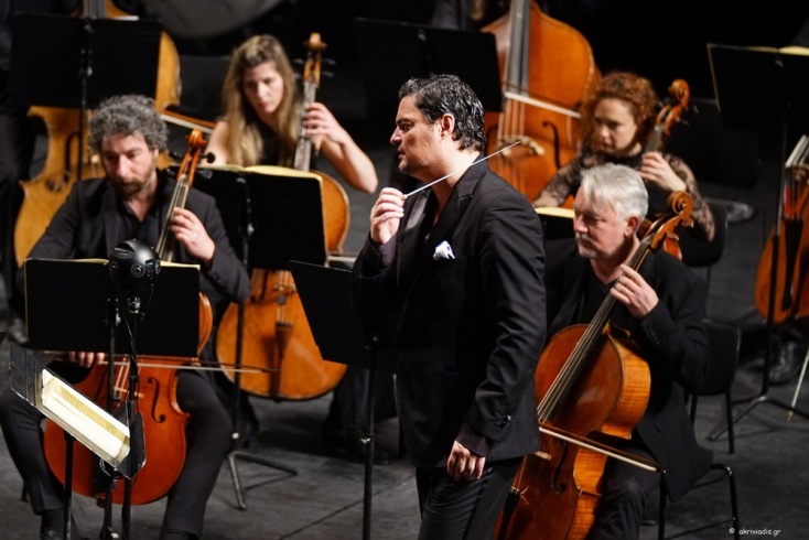Ο Γιώργος Πέτρου διευθύνει την Καμεράτα