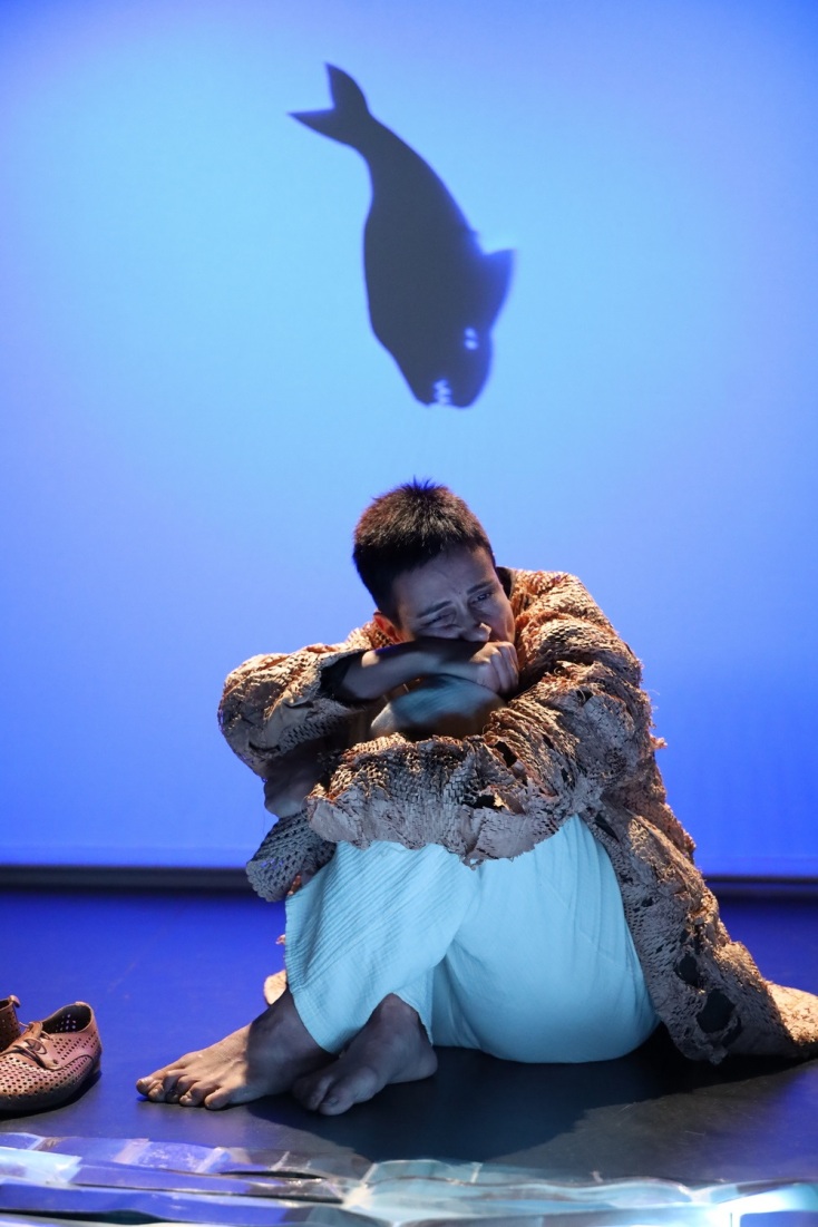 Η Ρηνιώ Κυριαζή σκηνοθετεί και πρωταγωνιστεί στο έργο  «Στη σκιά του Λούσια»