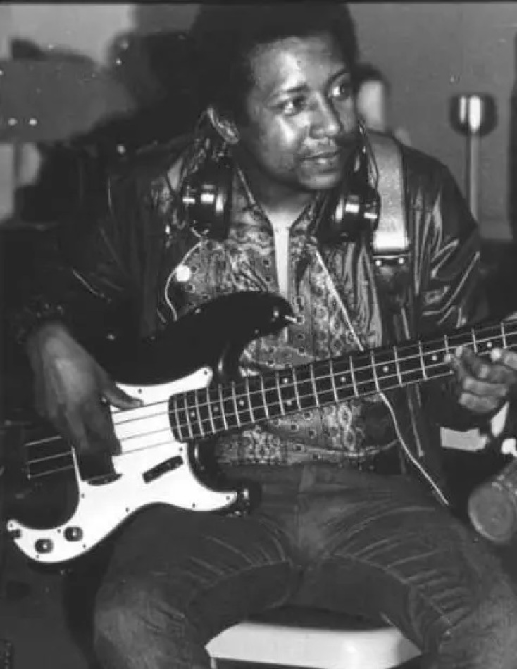 Ο μπασίστας Billy Cox με ένα Fender Precision Bass στα τέλη των 60s