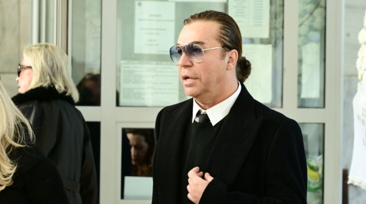 Ο Τρύφωνας Σαμαράς στην κηδεία του Αντώνη Λυμπέρη