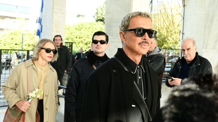 Ο Λάκης Γαβαλάς