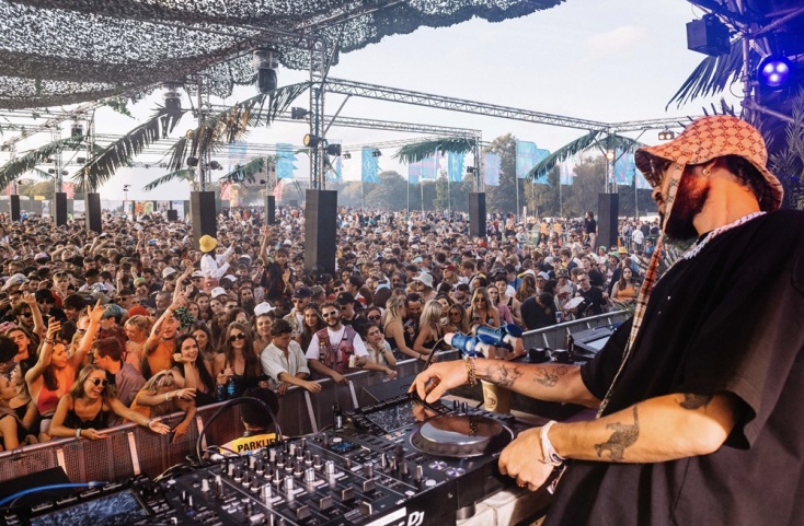 Ο Folamour στο Universe