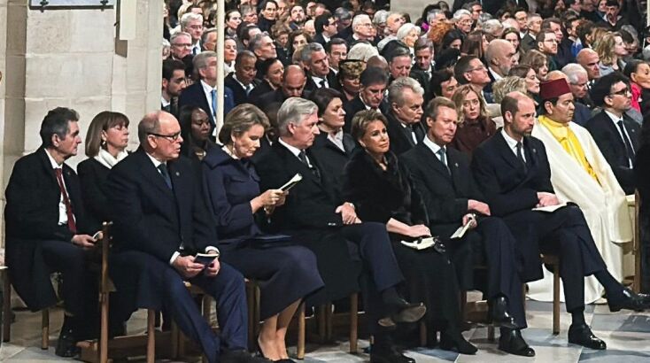H Πρόεδρος της Δημοκρατίας παρέστη στην τελετή επαναλειτουργίας του Καθεδρικού Ναού της Παναγίας των Παρισίων.