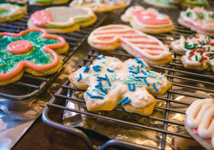 Μπισκότα χριστουγεννιάτικου δέντρου με ζαχαρόπαστα