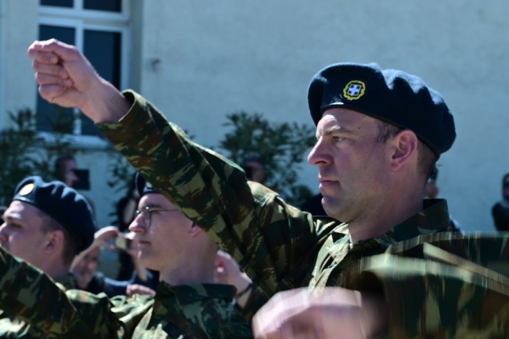 Ο Στέφανος Κασσελάκης παρουσιάζεται στον στρατό