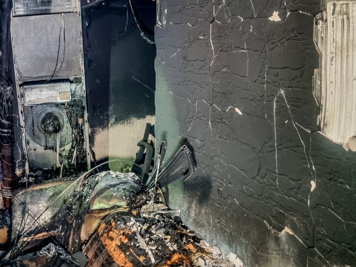 Στάχτη και αποκαΐδια: Εικόνες από το εσωτερικό του ξενοδοχείου στην Καλαμπάκα