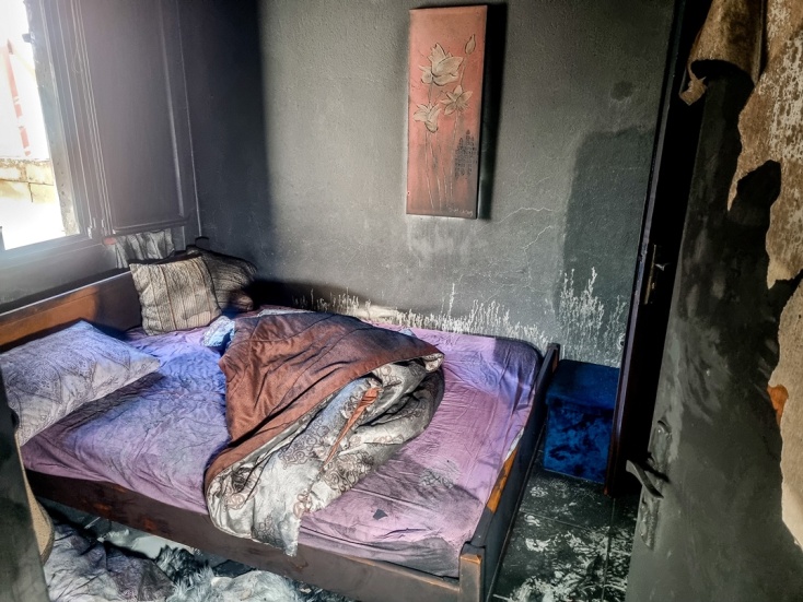 Στάχτη και αποκαΐδια: Εικόνες από το εσωτερικό του ξενοδοχείου στην Καλαμπάκα