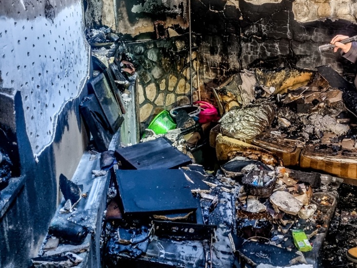 Στάχτη και αποκαΐδια: Εικόνες από το εσωτερικό του ξενοδοχείου στην Καλαμπάκα