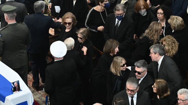 Στιγμιότυπο από το εσωτερικό της Μητρόπολης Αθηνών όπου θα τελεστεί η νεκρώσιμος ακολουθία