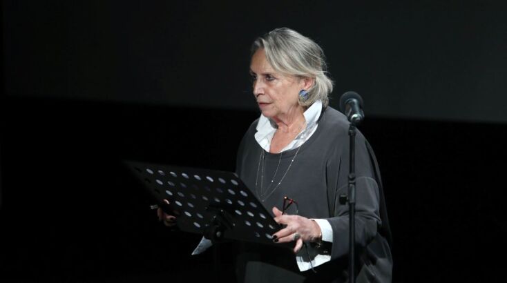 Το εν λόγω βραβείο θα απονέμεται ανά διετία, από το Θέατρο Τέχνης Κάρολος Κουν, σε γυναίκες δημιουργούς με σημαντική προσφορά στο θέατρο.