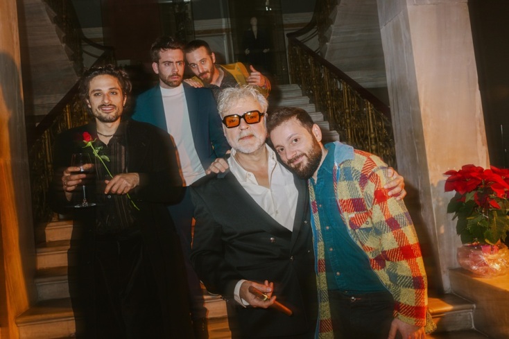 Ο Ηλίας Μουλάς πρωταγωνιστεί στο Merde! που κάνει πρεμιέρα στις 24 Ιανουαρίου στο Δημοτικό Θέατρο Πειραιά