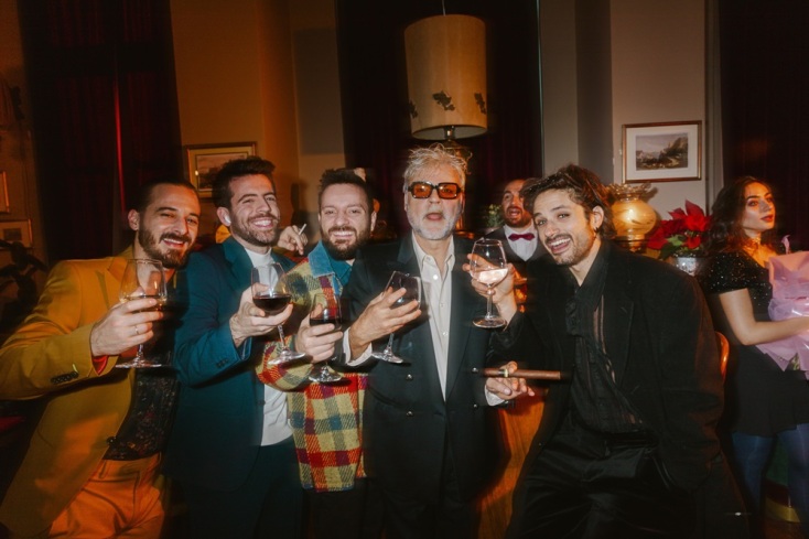 Ο Ηλίας Μουλάς πρωταγωνιστεί στο Merde! που κάνει πρεμιέρα στις 24 Ιανουαρίου στο Δημοτικό Θέατρο Πειραιά