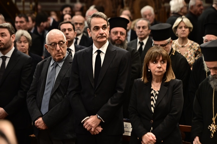 Από αριστερά Νικήτας Κακλαμάνης, Κυριάκος Μητσοτάκης, Κατερίνα Σακελλαροπούλου