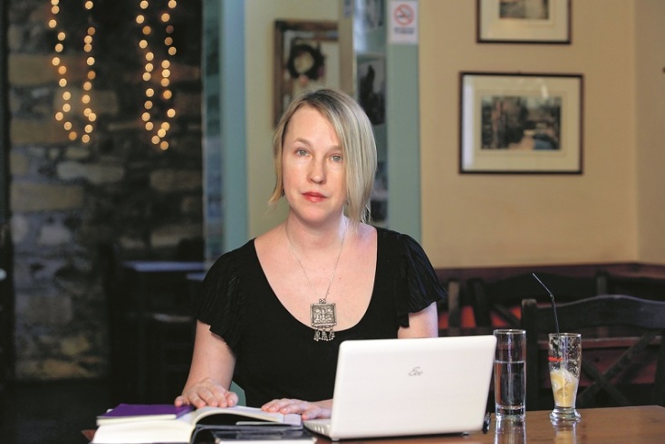 Η Alicia Elsbeth Stallings