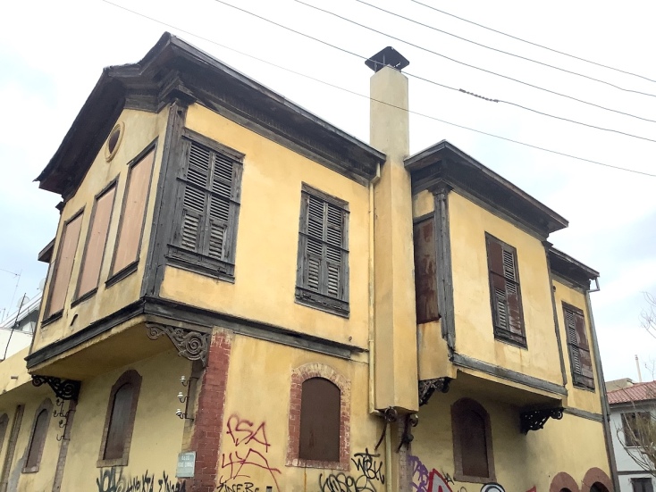 Το διατηρητέο της οδού Θεοφίλου