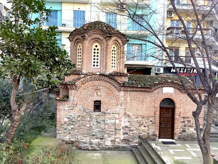 Η εκκλησία Μεταμόρφωση του Σωτήρος με τον οκτάπλευρο τρούλο