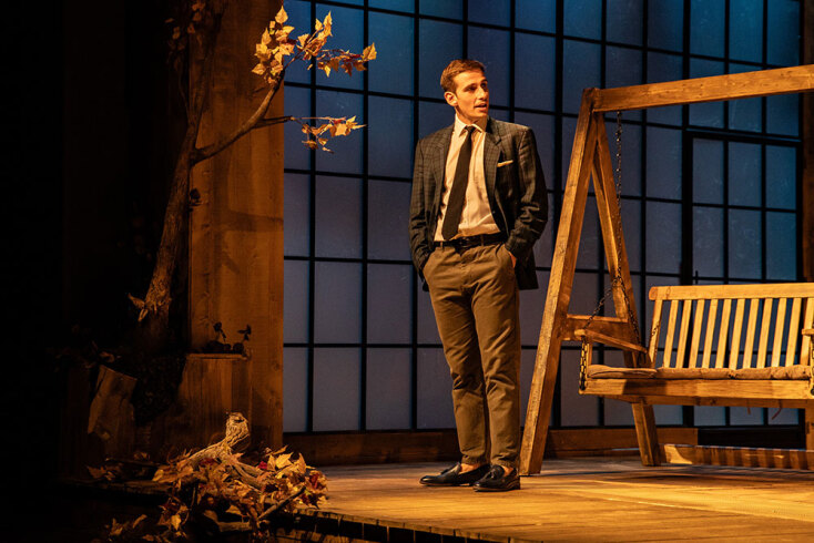 Ο Δημήτρης Σέρφας στην παράσταση «Ήταν όλοι τους παιδιά μου» στο θέατρο Αλκυονίς