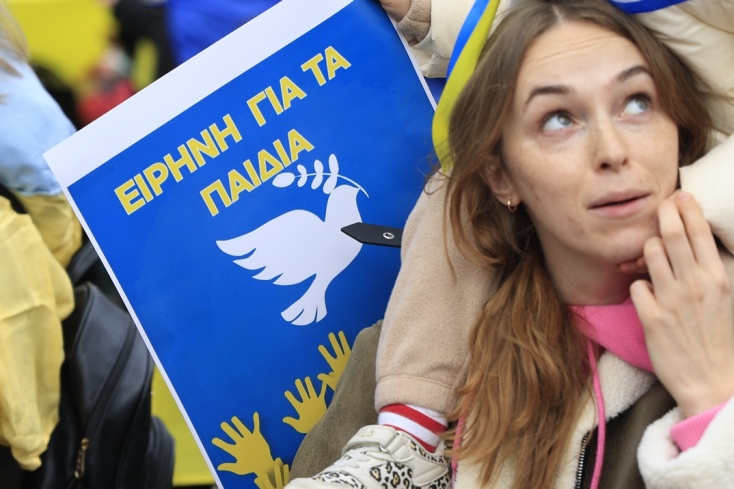 Εικόνες από τα τρία χρόνια από τη ρωσική εισβολή στην Ουκρανία στο Σύνταγμα