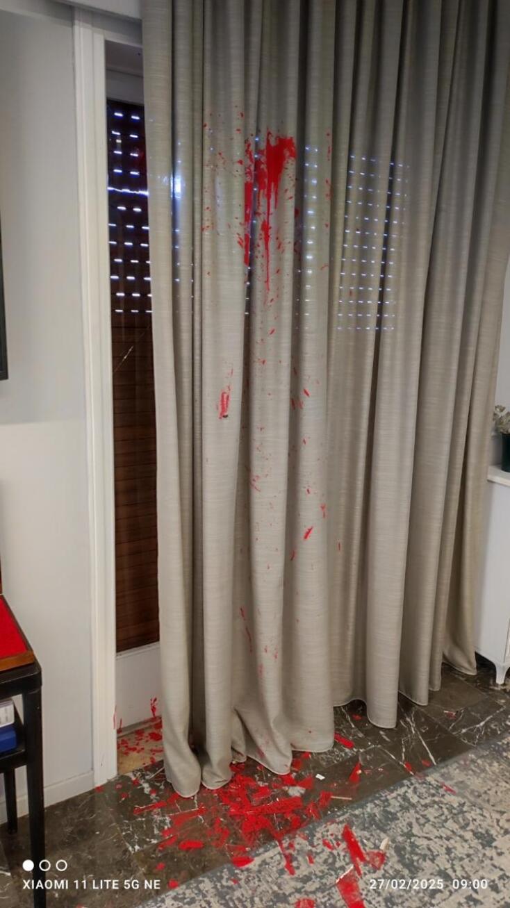 epithesi_grafeio_xaris_theoxaris3