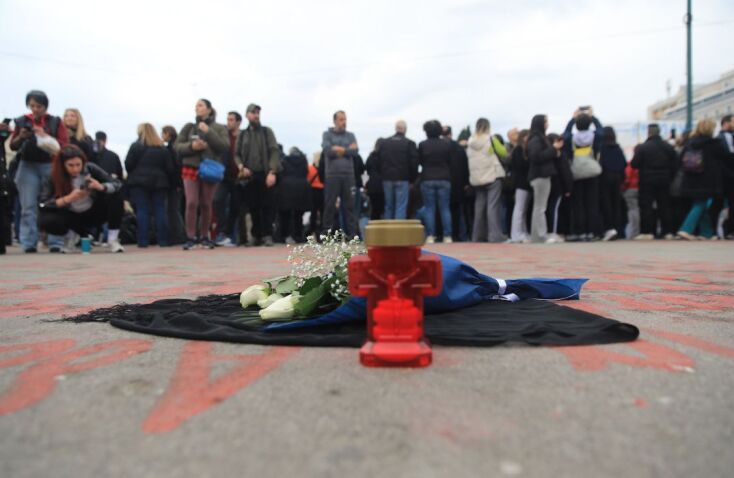 ΑΠΕΡΓΙΑΚΗ ΣΥΓΚΕΝΤΡΩΣΗ ΣΤΗΝ ΑΘΗΝΑ ΓΙΑ ΤΗΝ ΣΥΜΠΛΗΡΩΣΗ ΔΥΟ ΧΡΟΝΩΝ ΑΠΟ ΤΟ ΣΙΔΗΡΟΔΡΟΜΙΚΟ ΔΥΣΤΥΧΗΜΑ ΤΩΝ ΤΕΜΠΩΝ (ΤΑΤΙΑΝΑ ΜΠΟΛΑΡΗ/EUROKINISSI)