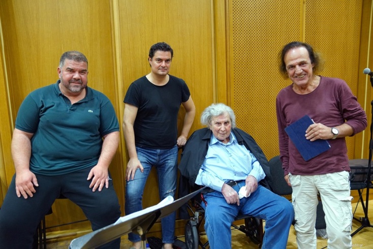 Ο Γιώργος Πέτρου διευθύνει 2 συμφωνικά έργα του Μίκη Θεοδωράκη στο Μέγαρο