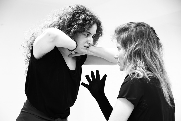 Οι δούλες του Ζενέ σε σκηνοθεσία Σάββα Στρούμπου στο θέατρο Άττις-Νέος Χώρος