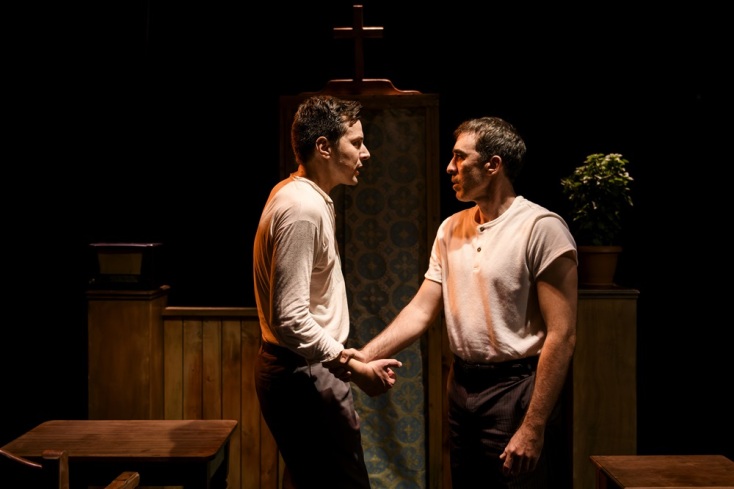 Ήλιος με δόντια στο θέατρο Μπέλλος μέχρι το τέλος Μαρτίου