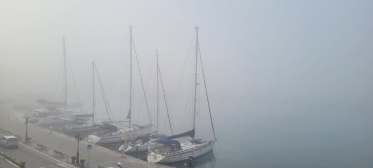 Σκόνη και ομίχλη στην Αίγινα