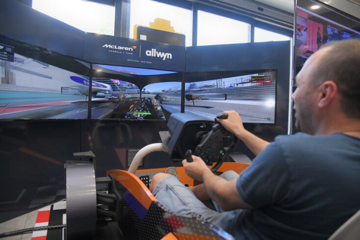 Ραντεβού σε ένα κατάστημα ΟΠΑΠ για μια αυθεντική εμπειρία Formula 1 – Φουλ ταχύτητα και αδρεναλίνη στα ύψη με τον πιο εξελιγμένο προσομοιωτή της ομάδας McLaren F1
