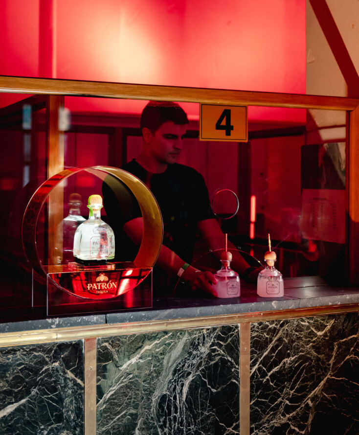 Όλο το βράδυ οι καλεσμένοι απολάμβαναν Paloma cocktails με super premium τεκίλα