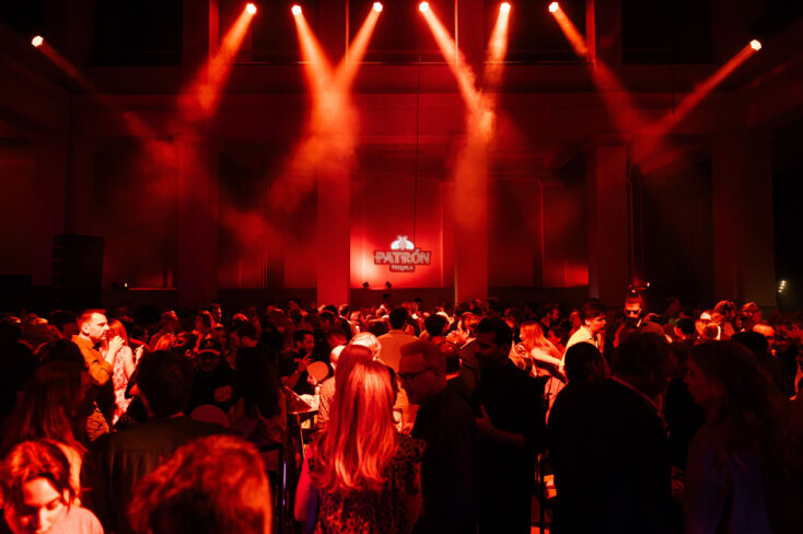 Όλο το βράδυ οι καλεσμένοι απολάμβαναν Paloma cocktails με super premium τεκίλα