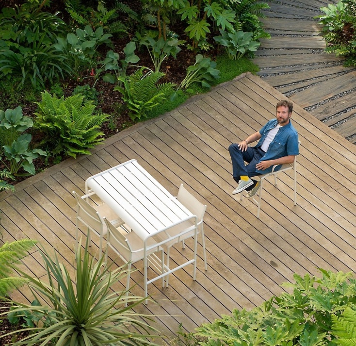 Ο Κωστής Μαραβέγιας στον Κήπο του Μεγάρου Μουσικής Αθηνών