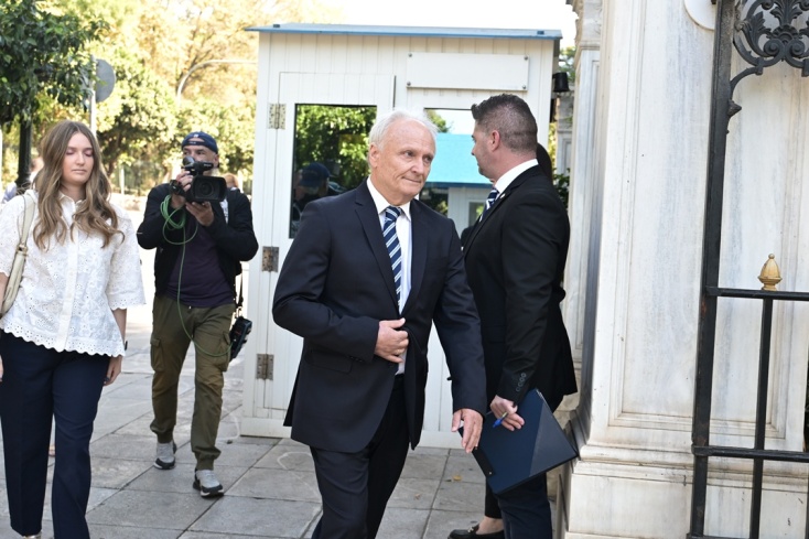 5 + 1 εικόνες από την ορκωμοσία των νέων μελών της κυβέρνησης 