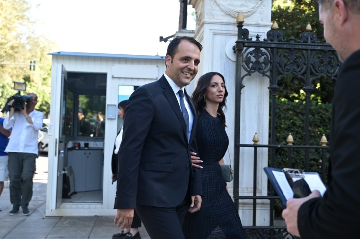 5 + 1 εικόνες από την ορκωμοσία των νέων μελών της κυβέρνησης 