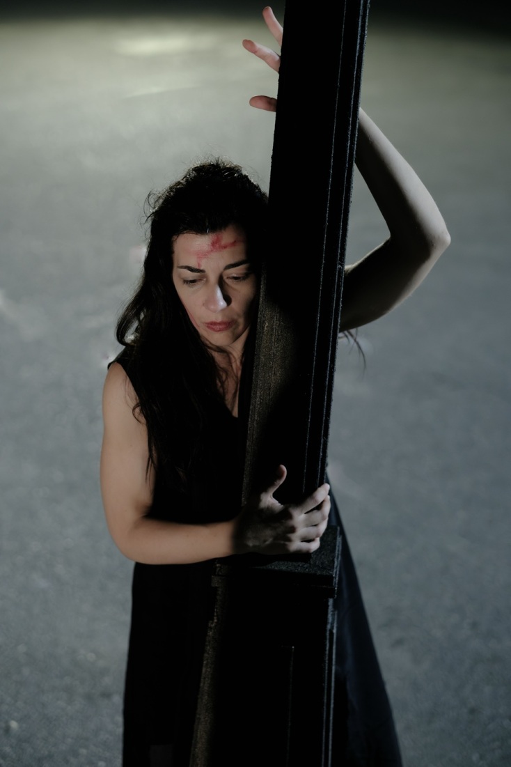 Η Λουκία Μιχαλοπούλου ενσαρκώνει την Ηλέκτρα στο Αρχαίο Θέατρο της Επιδαύρου