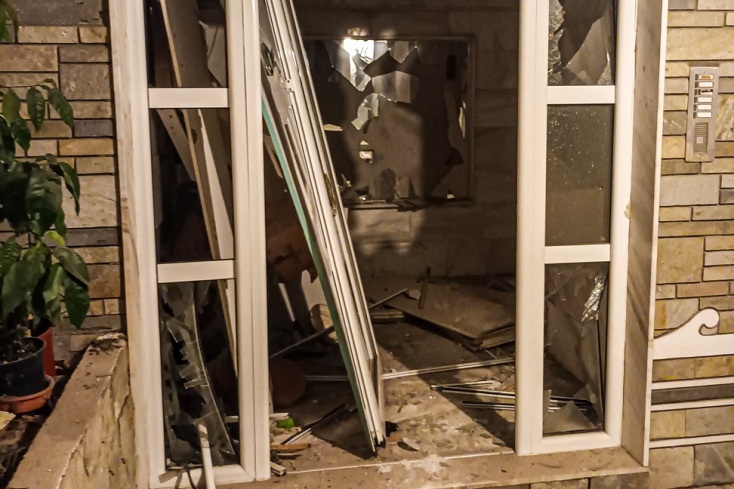 Θεσσαλονίκη: Ισχυρή έκρηξη σε είσοδο πολυκατοικίας στις Συκιές	Θεσσαλονίκη: Ισχυρή έκρηξη σε είσοδο πολυκατοικίας στις Συκιές	