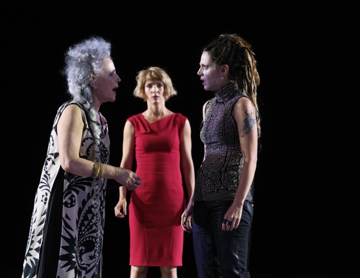 Η Λέορα Ρίβλιν (Ευρώπη) και η Μεγάρα (Δανάη Επιθυμιάδη)