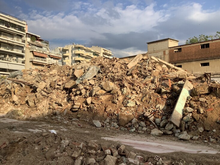 Η Αλυσίδα κατεδαφισμένη