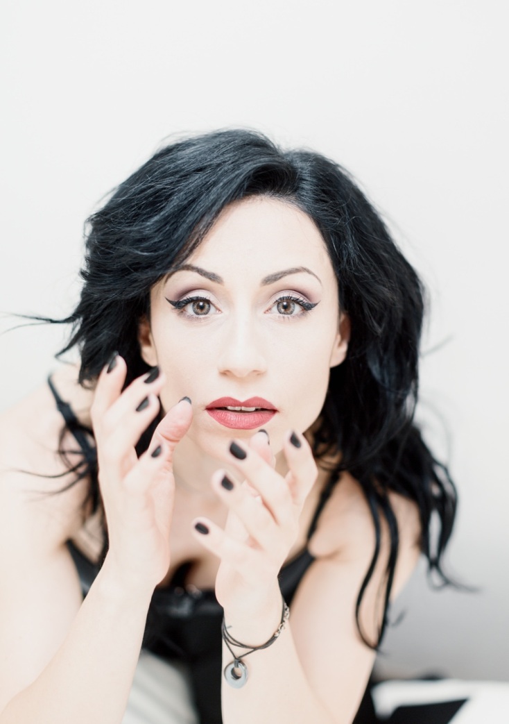 Η Αφροδίτη Πατουλίδου ερμηνεύει τον «Βρυκόλακα εν Καβειρίω» στο Kournos Festival 2025 στη Λήμνο