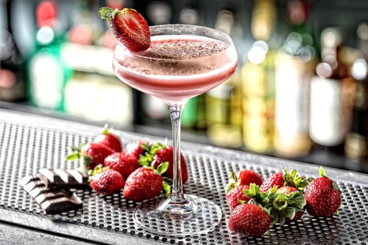 Η Carmen, το κοκτέιλ που δεν λείπει από καμιά λίστα του Τέλη Παπαδόπουλου